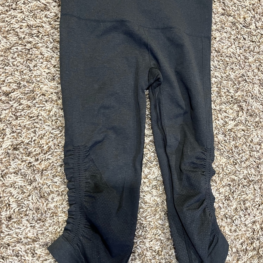 Lululemon Black capris
